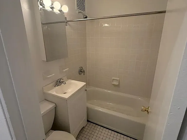 119 E 83rd St #5D — Photo 3