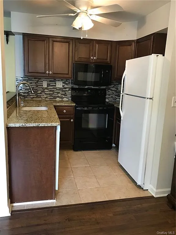 Studio, 535 sqft, $1,566 — Photo 3