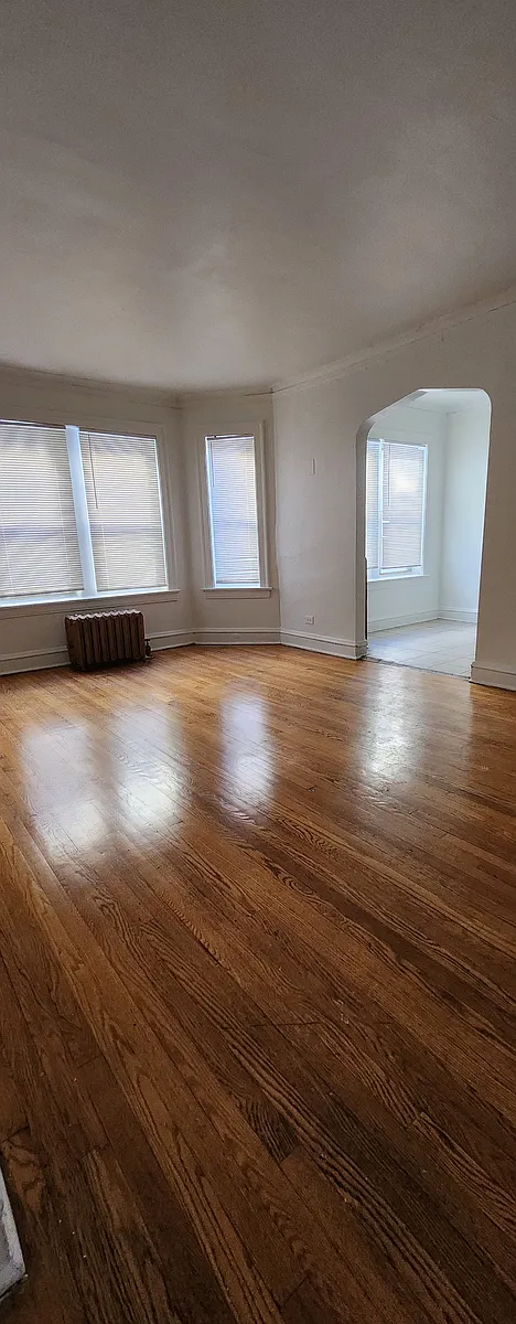 Building Photo - 7726 S Jeffery Blvd #3W