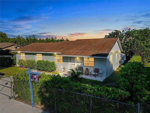 2nd image of 409 SW 8th Ave
