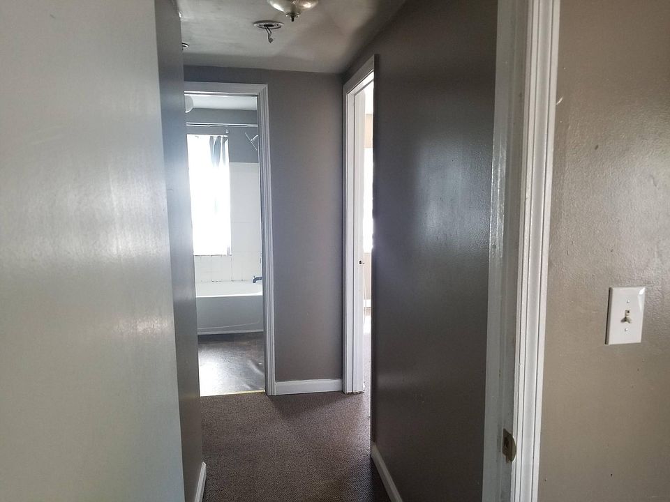 2nd image of 700 E 7th St APT 2