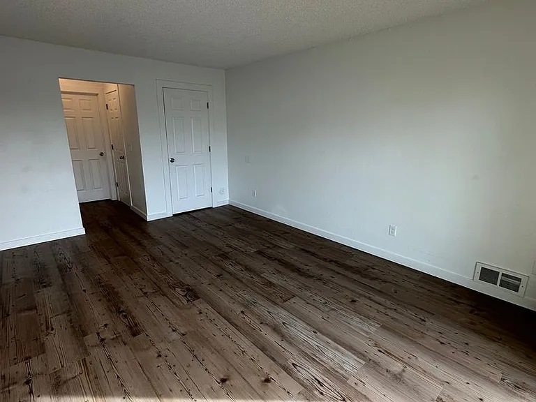 Stark Street Townhomes — Photo 16