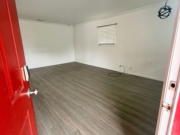 2nd image of 2013 Carver Rd