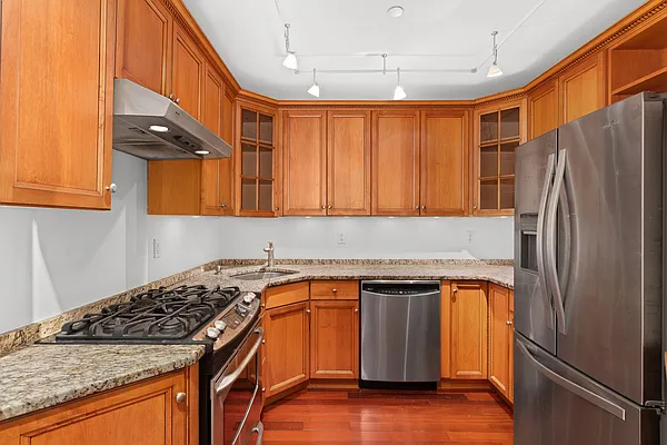 Sold by Sotheby's International Realty | media 10