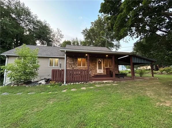 992 Hillside Rd, Jamestown, PA 16134