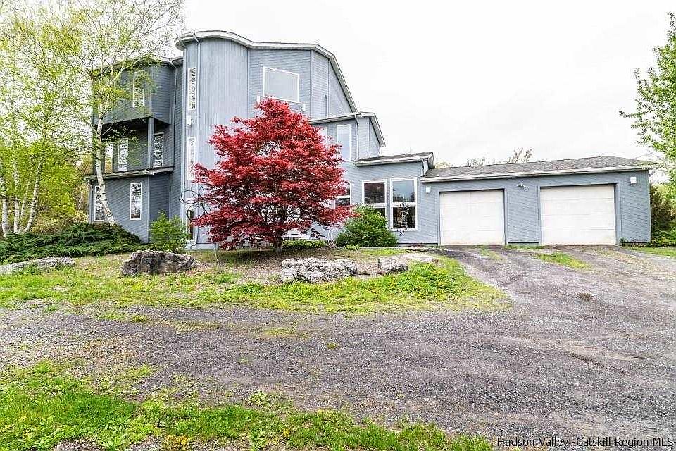 1st image of 65 Carman Dr