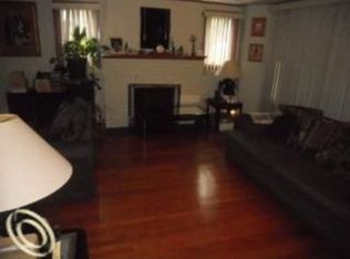 15400 Murray Hill St, Detroit, MI 48227