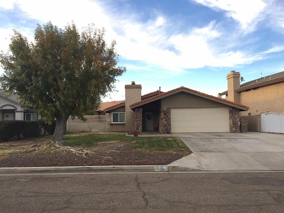 1st image of 18430 Fortuna Ln