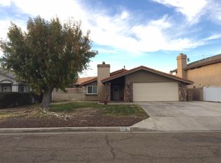 18430 Fortuna Ln, Victorville, CA 92395