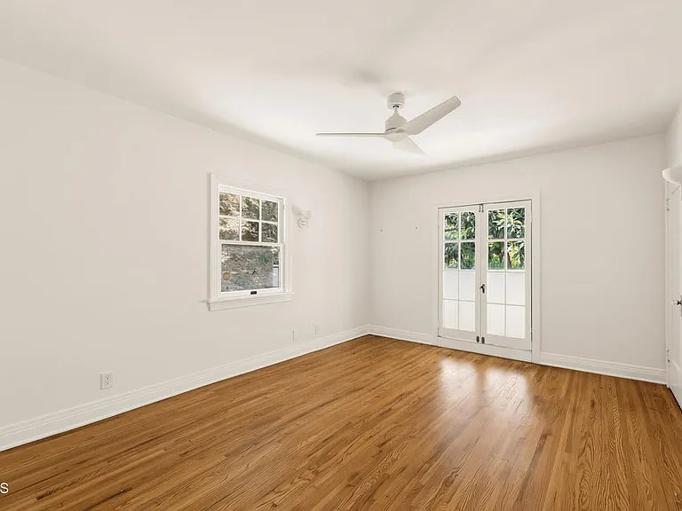 1323 Indiana Ave — Photo 21