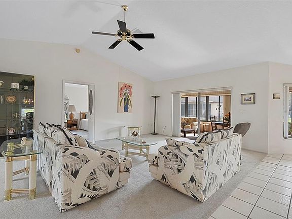 4th image of 8520 Indies Dr