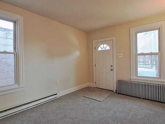 4th image of 264 Manatawny St #264