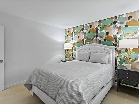 4th image of 3010 NE 16th Avenue #101