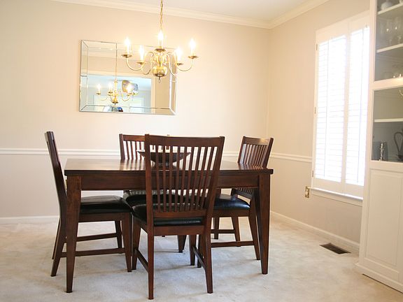 5th image of 4400 Forest Walk Dr