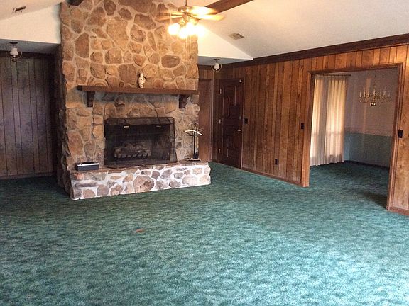 3rd image of 373 Country Club Dr