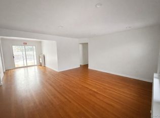 46 Elmira St, Hicksville, NY 11801