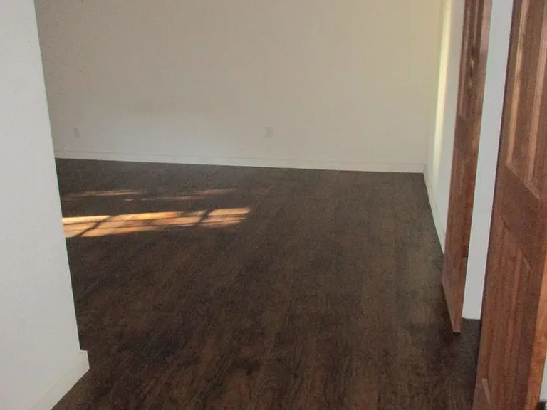 604 S Spring St — Photo 16