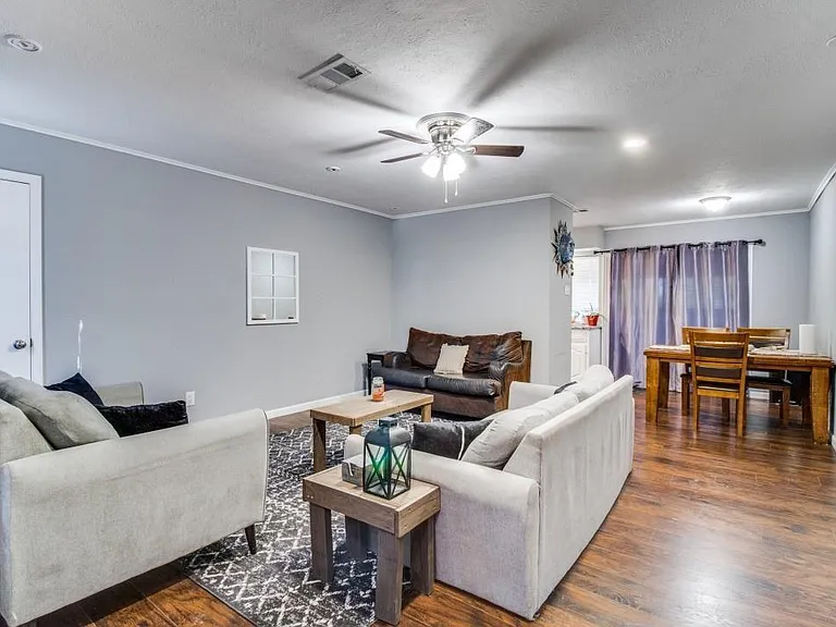9645 Limestone Dr — Photo 2