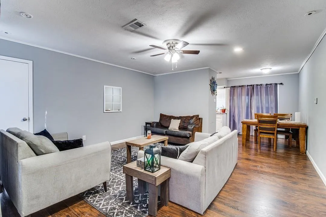 Building Photo - 9645 Limestone Dr