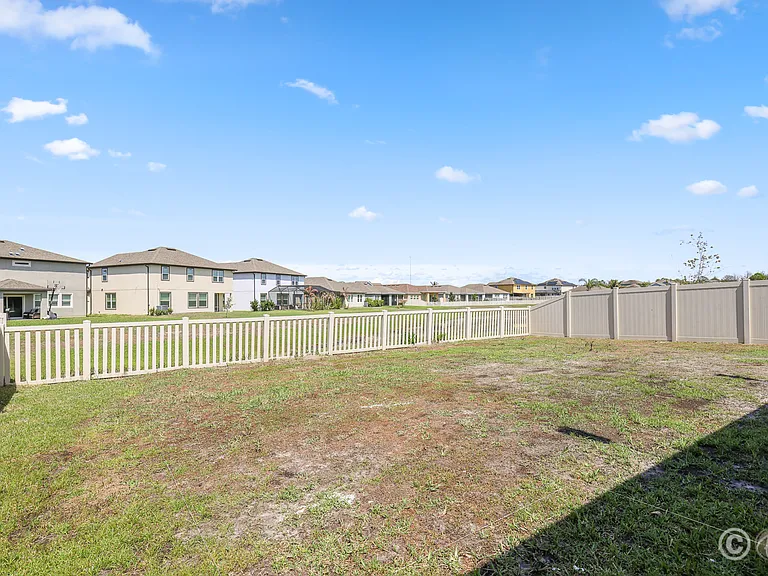 13441 Palmera Vista Dr — Photo 42