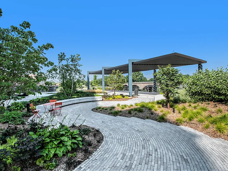 335 Bridge St NW #15 — Photo 45