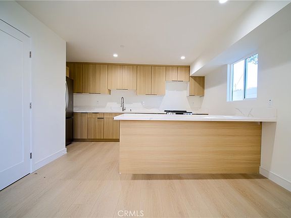 4th image of 257 South Ave #54-2571/2