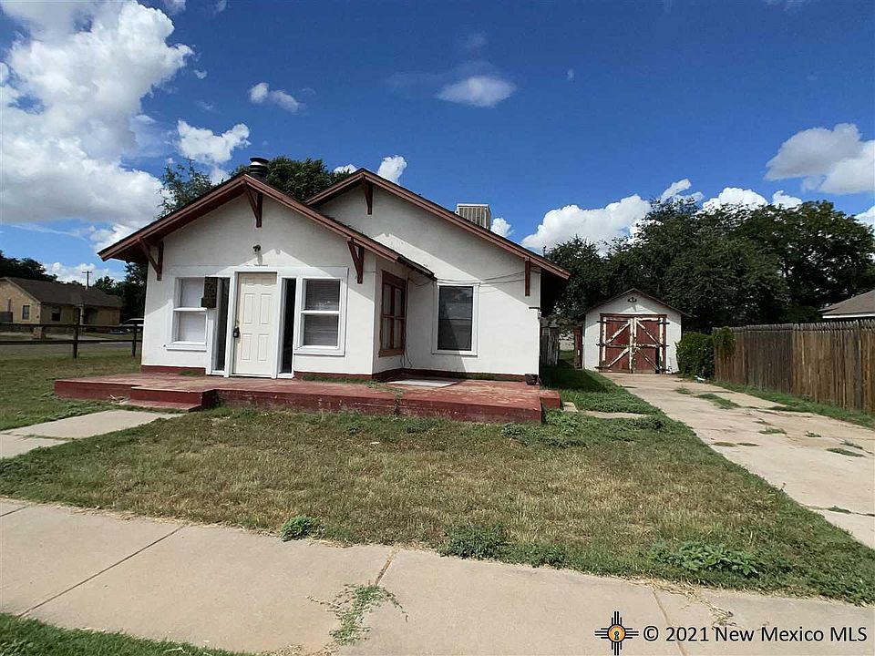 1st image of 620 W 10th St