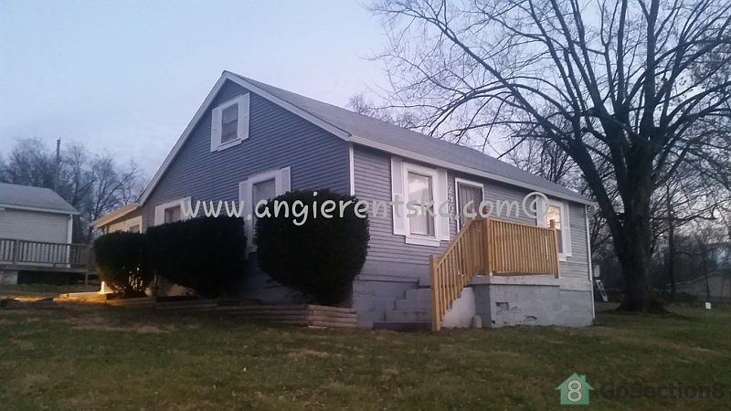 1st image of 2901 1/2 S Sterling Ave