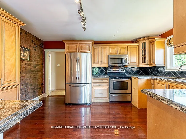 35 Brumwell St — Photo 8
