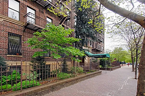 Sold by Avenue Sotheby's International Realty | media 2