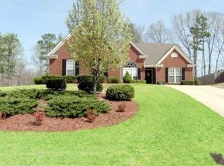 6168 Glen Oak Dr, Flowery Branch, GA 30542