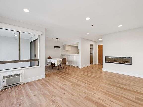 4th image of 410 Sheridan Ave APT 226
