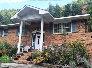 9135 Buffalo Creek Rd, Lorado, WV 25630