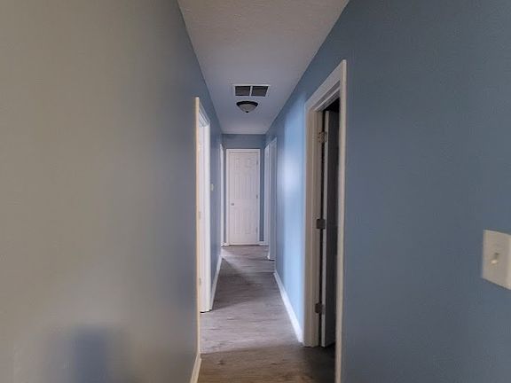5th image of 1025 S Mickley Ave