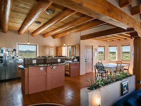 Kitchen & dinning room