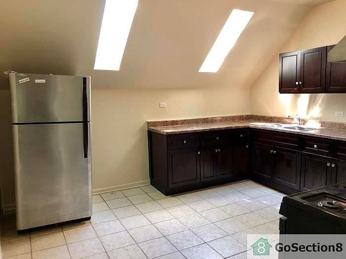 1st image of 11827 S La Salle St #1
