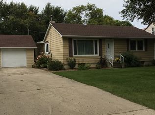 108 N 14th St, Oakes, ND 58474
