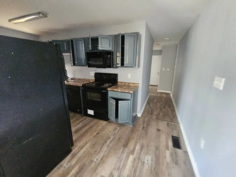 308 N Oak St — Photo 7