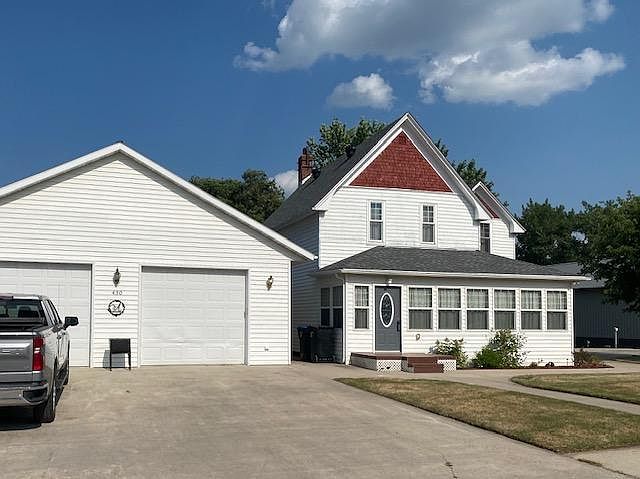 1st image of 430 1st St