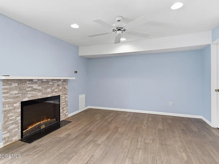 280 Fairfield Pl — Photo 8