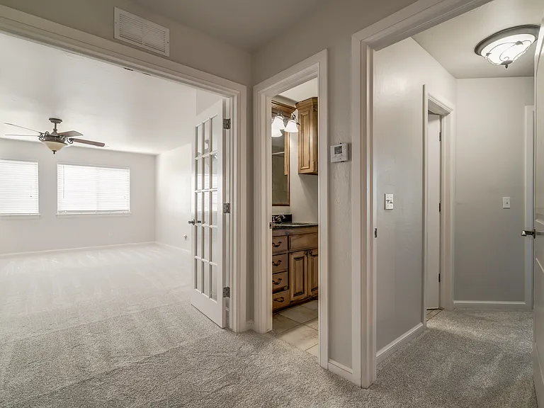 22525 Lindy Ter — Photo 70