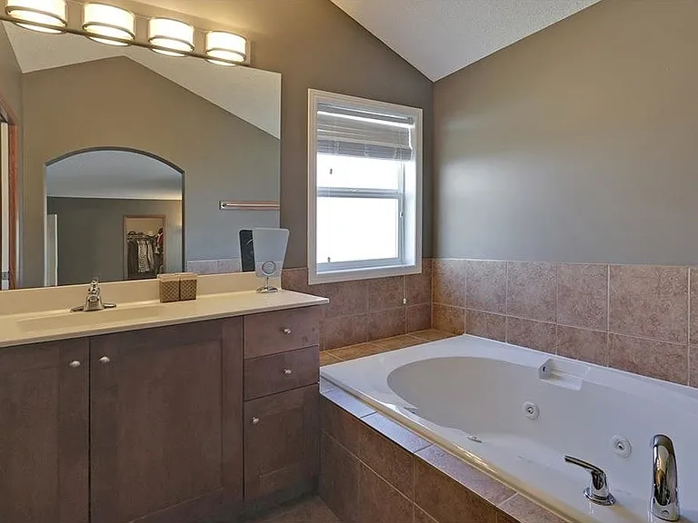 7965 Cougar Ridge Ave SW — Photo 37