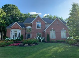43519 Castlewood Dr, Novi, MI 48375