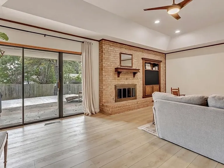 3600 Lea Ct — Photo 2