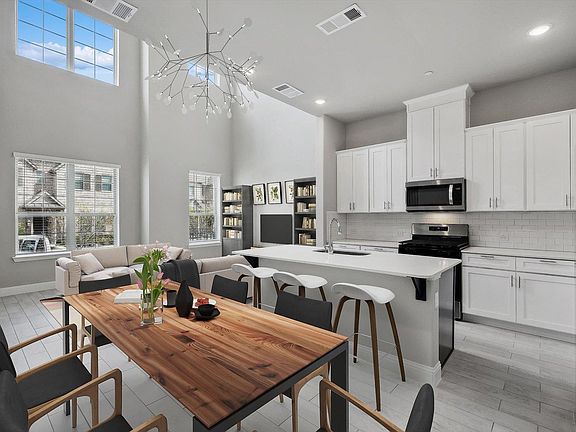 Kitchen/Dining (virtually staged)