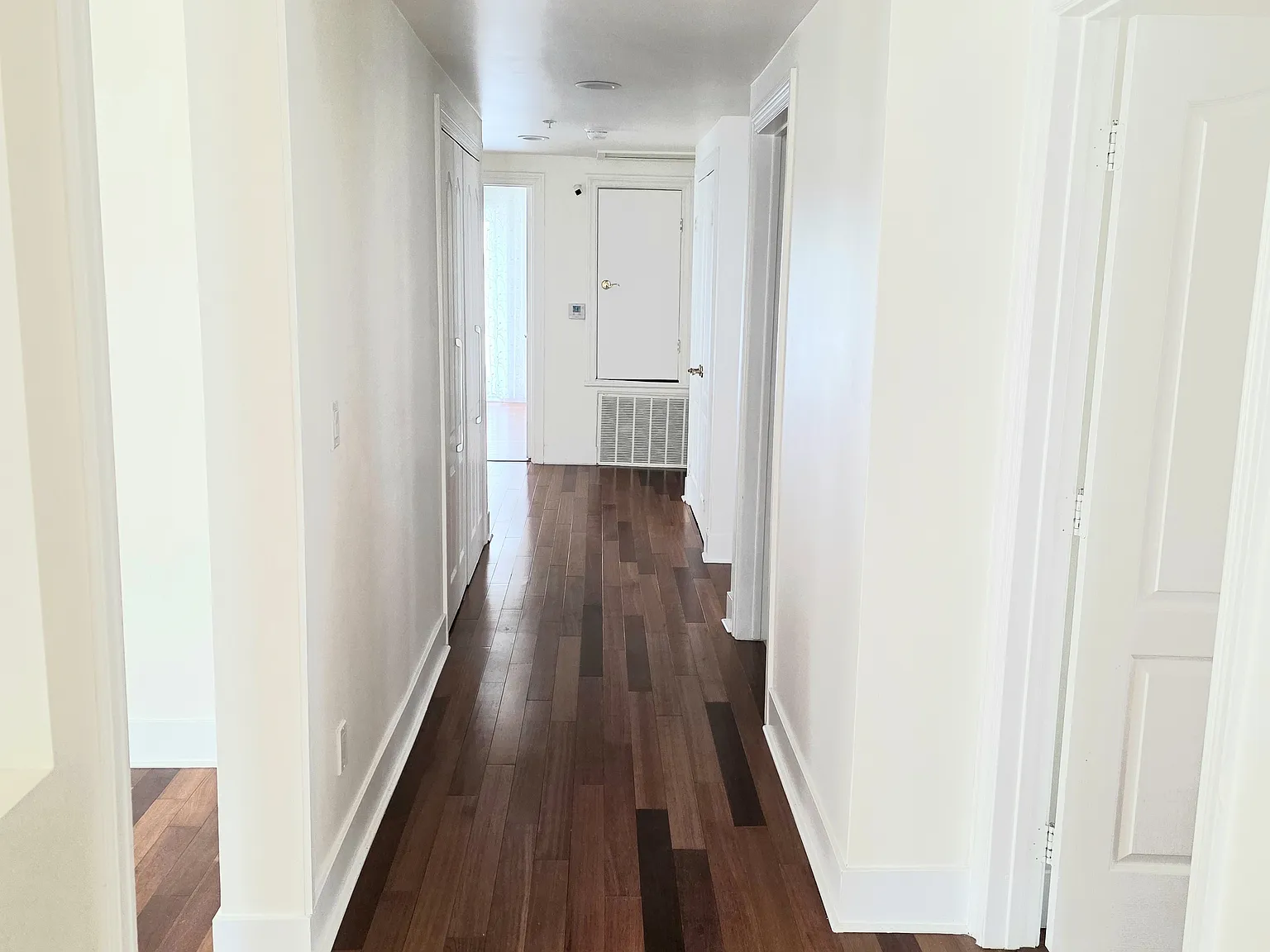 3 bed, 1936 sqft, $6,790 — Photo 4