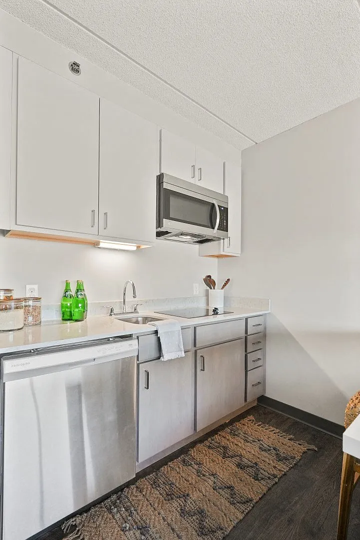 AIRE MSP Apartments — Photo 3