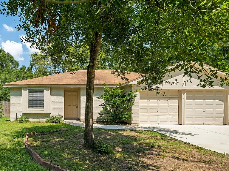 72 Oldstream Ct — Photo 1