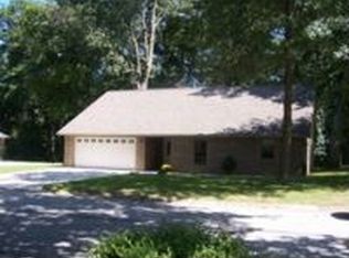 1034 Ridgewood Dr, Quincy, IL 62301