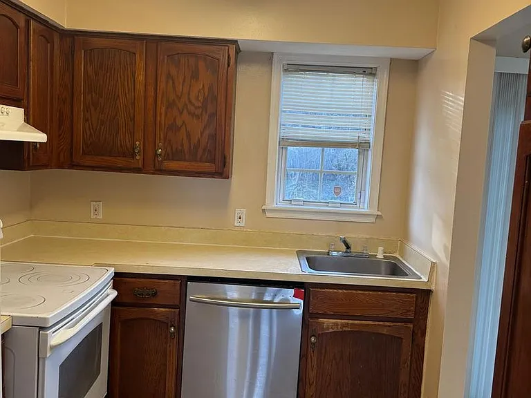 4104 Fairhaven Ave — Photo 2
